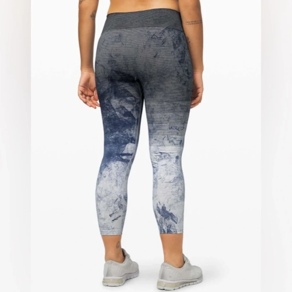 Womens Lululemon Ebb to Train Tight EUC size 4